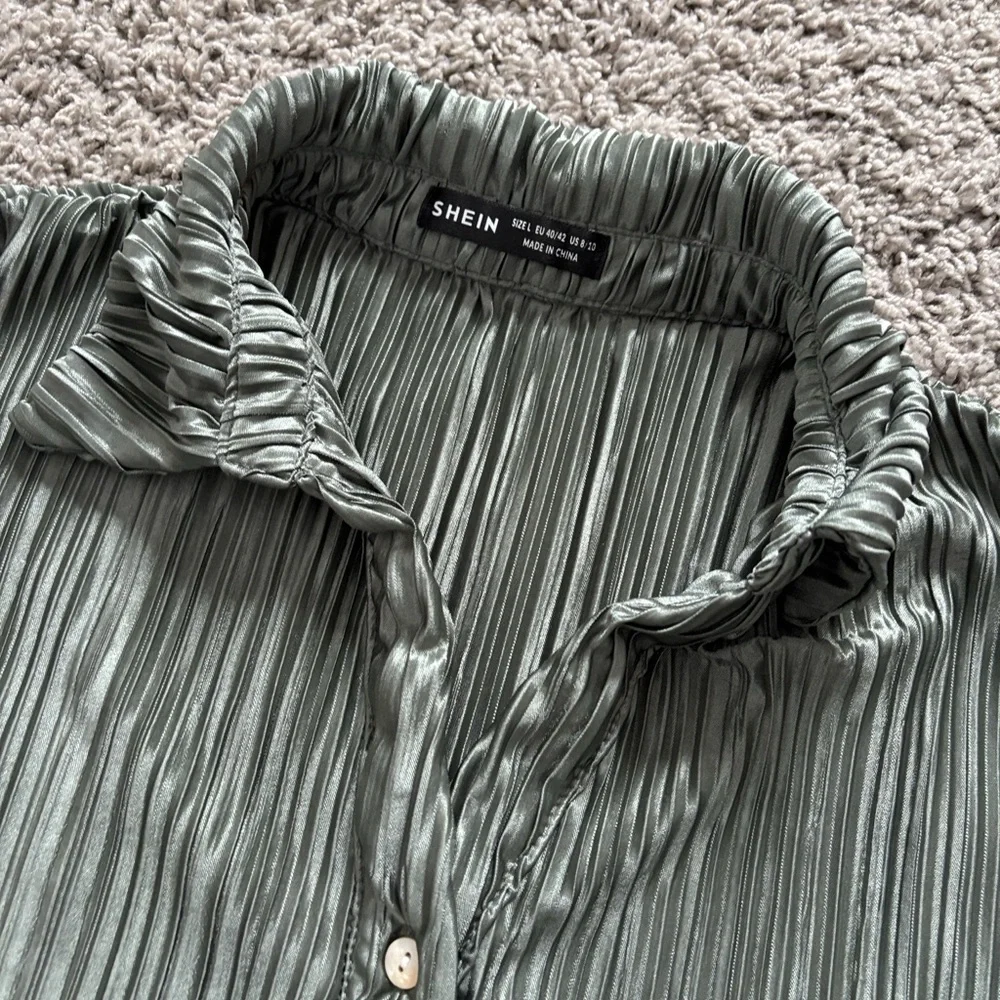 SHEIN Metallic Olive Green pleated shirt and shorts matching set
